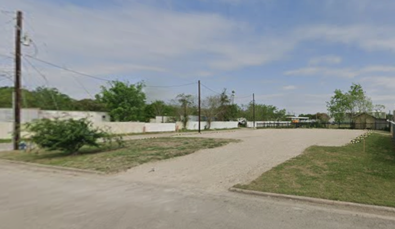 0 Clementshire, Houston 77087 - .3 AC